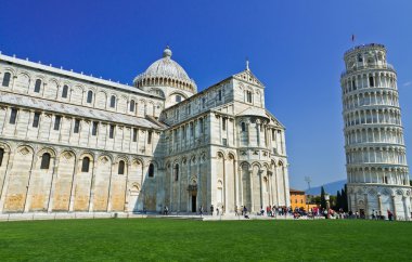 Eğik Pisa Kulesi, İtalya