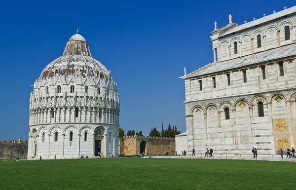 ロマネスク様式の礼拝堂のピサ、イタリア — ストック写真