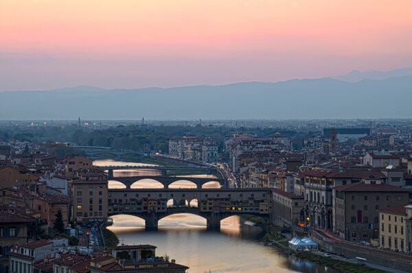 Закат над рекой Арно во Флоренции, Италия
,