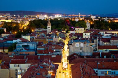 Zadar Yarımadası calle larga panorama akşam