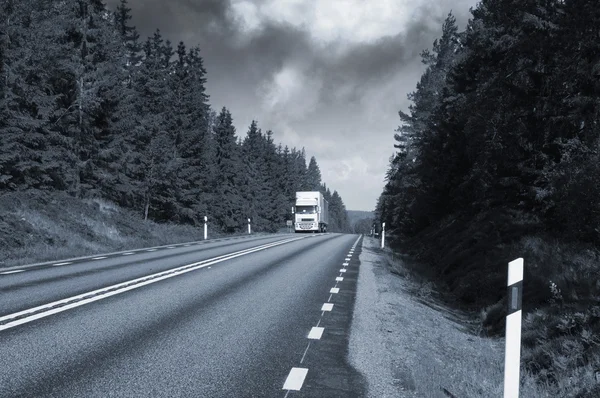 Trucking on country freeway — Stock Photo, Image