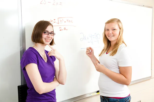 Aula de álgebra - Meninas adolescentes — Fotografia de Stock