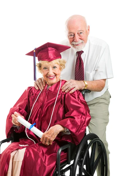 Graduado sénior discapacitado y esposo — Foto de Stock