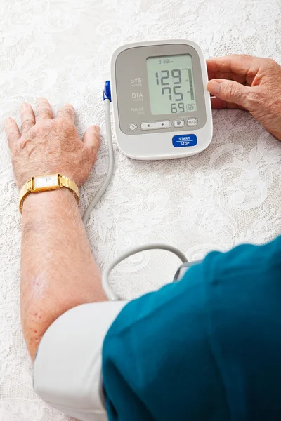 血圧を監視 — ストック写真