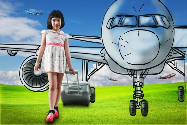 Девушка путешествует по миру на самолете — стоковое фото