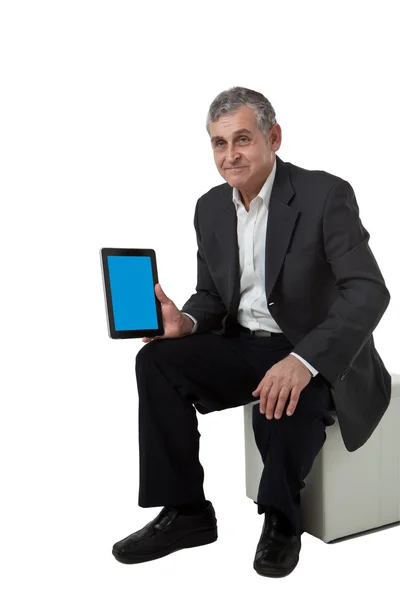 Hombre de negocios con PC tableta moderna, almohadilla táctil, teléfono inteligente —  Fotos de Stock