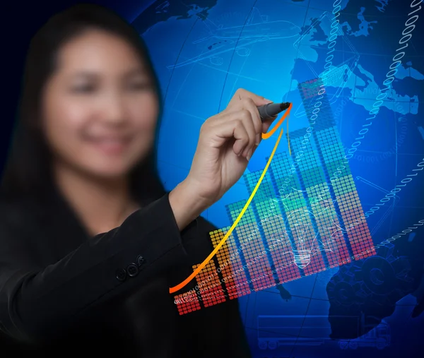 Geschäftsfrau zeichnet Wachstum neigen zu unternehmerischem Erfolg und Ziffer — Stockfoto