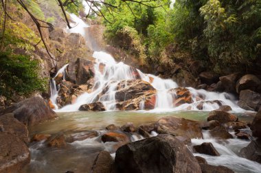 Chanthaburi, Tayland Doğu derin orman şelale