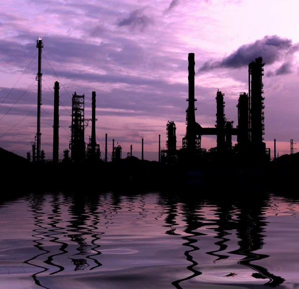 Silhouette scenic of petrochemical oil refinery plant — Stock Photo, Image