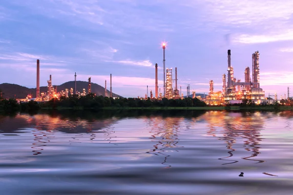 Malownicze zakładu rafinerii petrochemicznych oleju — Zdjęcie stockowe