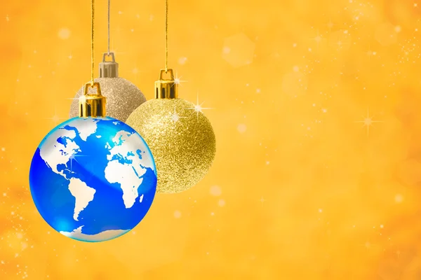 Kerstdecoratie met gouden achtergrond — Stockfoto