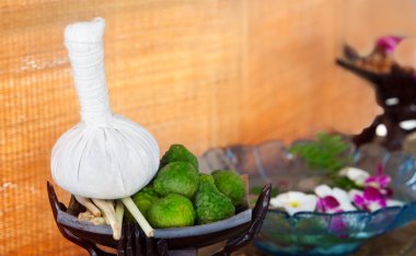 Herb topu ve thai spa masaj için otlar