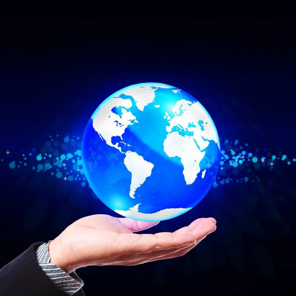 Ręka trzyma Kryształowy Globus, Zapisz koncepcja świata — Zdjęcie stockowe