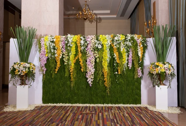 Flowers backdrop decorate for wedding ceremony — Stock Photo, Image