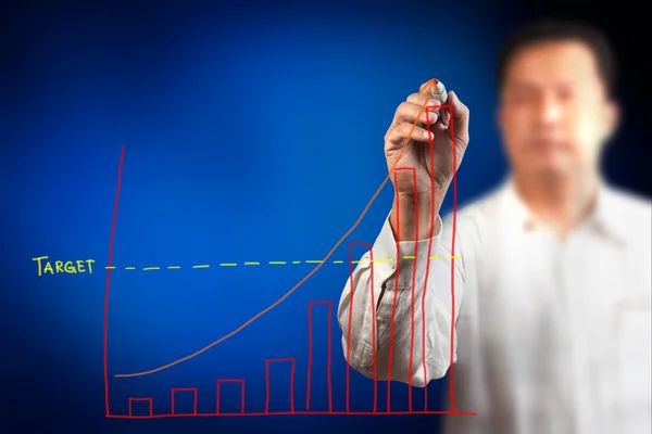 Male hand drawing a growth graph — Stock Photo, Image