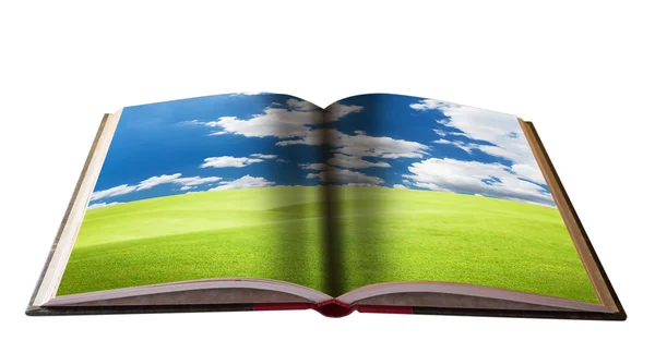 Волшебная книга с видом на ландшафт для вашего образования — стоковое фото