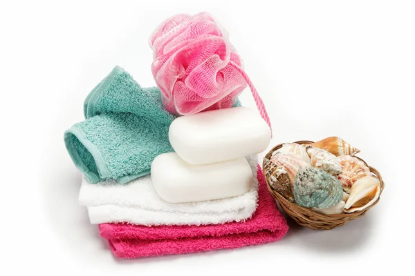 Concetto Spa o bagno con asciugamani e saponi, su schienale biancogr — Foto Stock