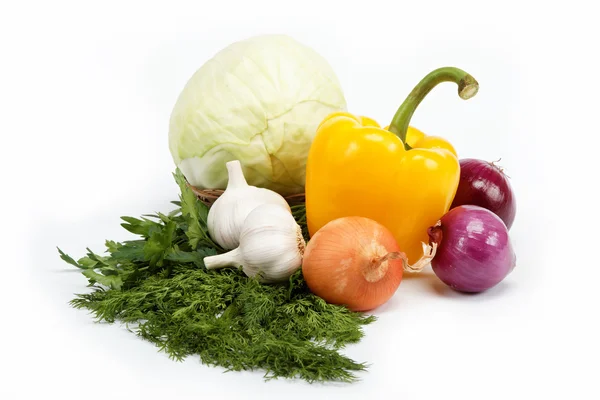 Une nourriture saine. Légumes frais sur fond blanc . — Photo