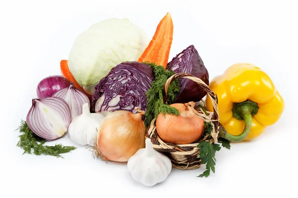Comida saludable. Verduras frescas sobre fondo blanco . — Foto de Stock