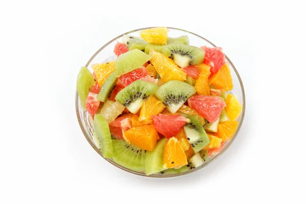 Čerstvé ovoce salát na bílém pozadí — Stock fotografie