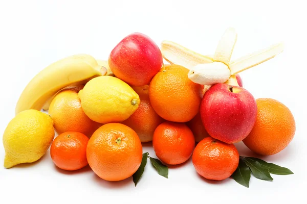 孤立在白色背景上的新鲜柑橘类水果. — 图库照片