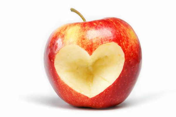Kırmızı elma ve beyaz arka plan üzerinde ölçüm bandı. — Stok fotoğraf