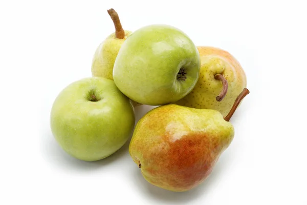 Peren en apple geïsoleerd op witte achtergrond — Stockfoto