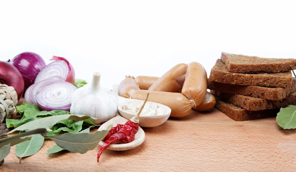 Gezonde voeding. verse groenten op een houten tafel. — Stockfoto