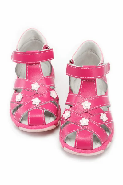 Roze kinderen sandalen geïsoleerd op wit — Stockfoto