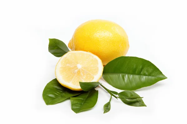 Čerstvé ovoce. citron, izolovaných na bílém pozadí. — Stock fotografie