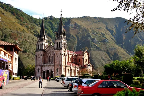 Basílica de Santa Maria la Real de Covadonga, Astúrias — Fotografia de Stock
