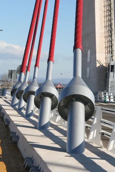 Die Schrägseilbrücke talavera, eine Konstruktion mit einer Dimension von 185 m — Stockfoto