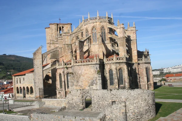 Iglesia de Santa Maria Asinción de Castro Urdiales, Cantabria, España —  Fotos de Stock