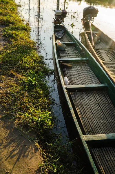 Abandoned boat — Stock Photo, Image