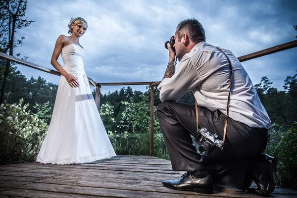 Primo piano di una sessione di fotografia della sposa — Foto Stock