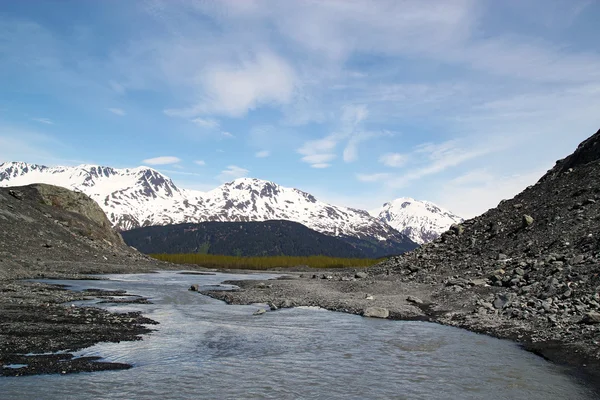 Floden bildas av exit glacier — Stockfoto