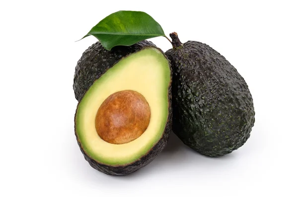 Спелые органические авокадо — стоковое фото