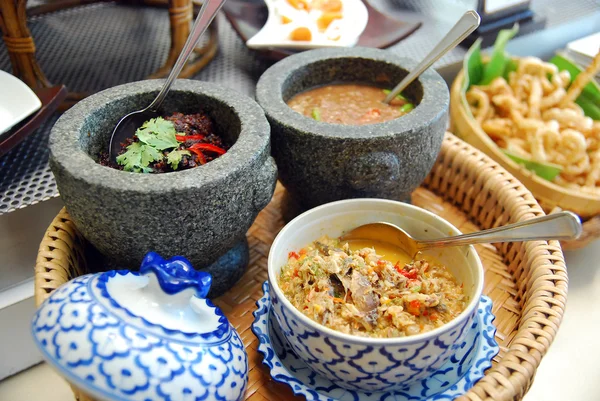 Mortel och mortelstöt, thai matlagningsverktyg — Stockfoto