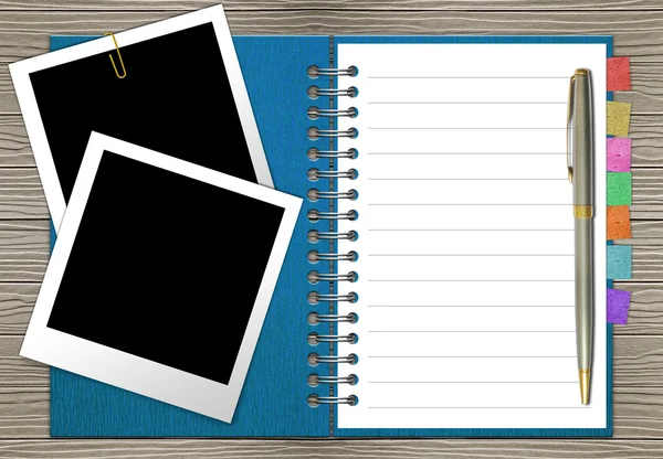 Livro de notas abertas com marcador e foto de quadro — Fotografia de Stock