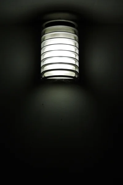 Классическая подсветка на стене — стоковое фото