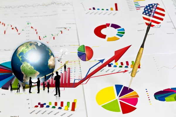 Business graph with earth and dart (Elements of this image furni — Stock Photo, Image