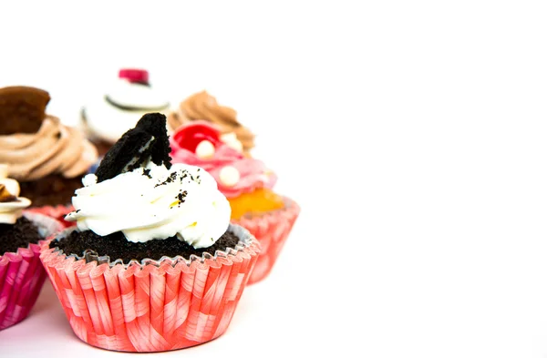 Cupcakes izolate pe fundal alb — Fotografie, imagine de stoc