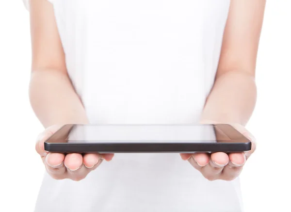 Mano donna utilizzando un dispositivo touch screen su sfondo bianco — Foto Stock