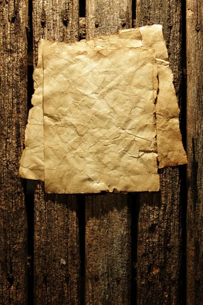 木製の壁に古い紙 — ストック写真