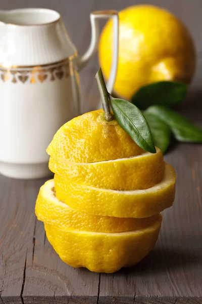 Limón en rodajas . —  Fotos de Stock