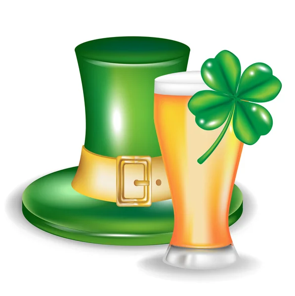 T patrick hat with glass of beer and clover — Stock Photo, Image