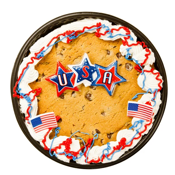 7 月第 4 回白で隔離される独立記念日を祝うために飾られた大きなチョコレート チップ クッキー — ストック写真