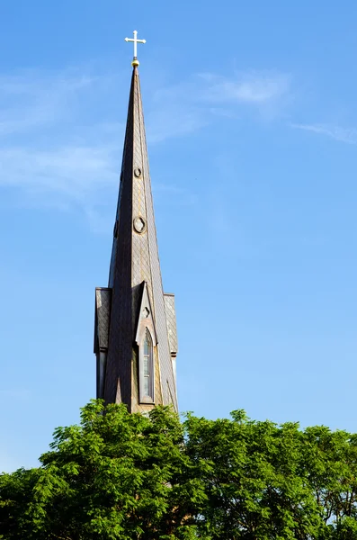 コピー スペースでアラバマ州ハンツビルの歴史的な教会の尖塔 — ストック写真