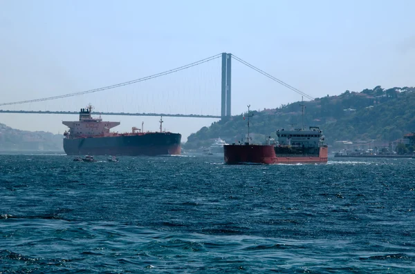 Schepen op de Bosporus — Stockfoto