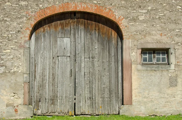 Oude schuur deur — Stockfoto